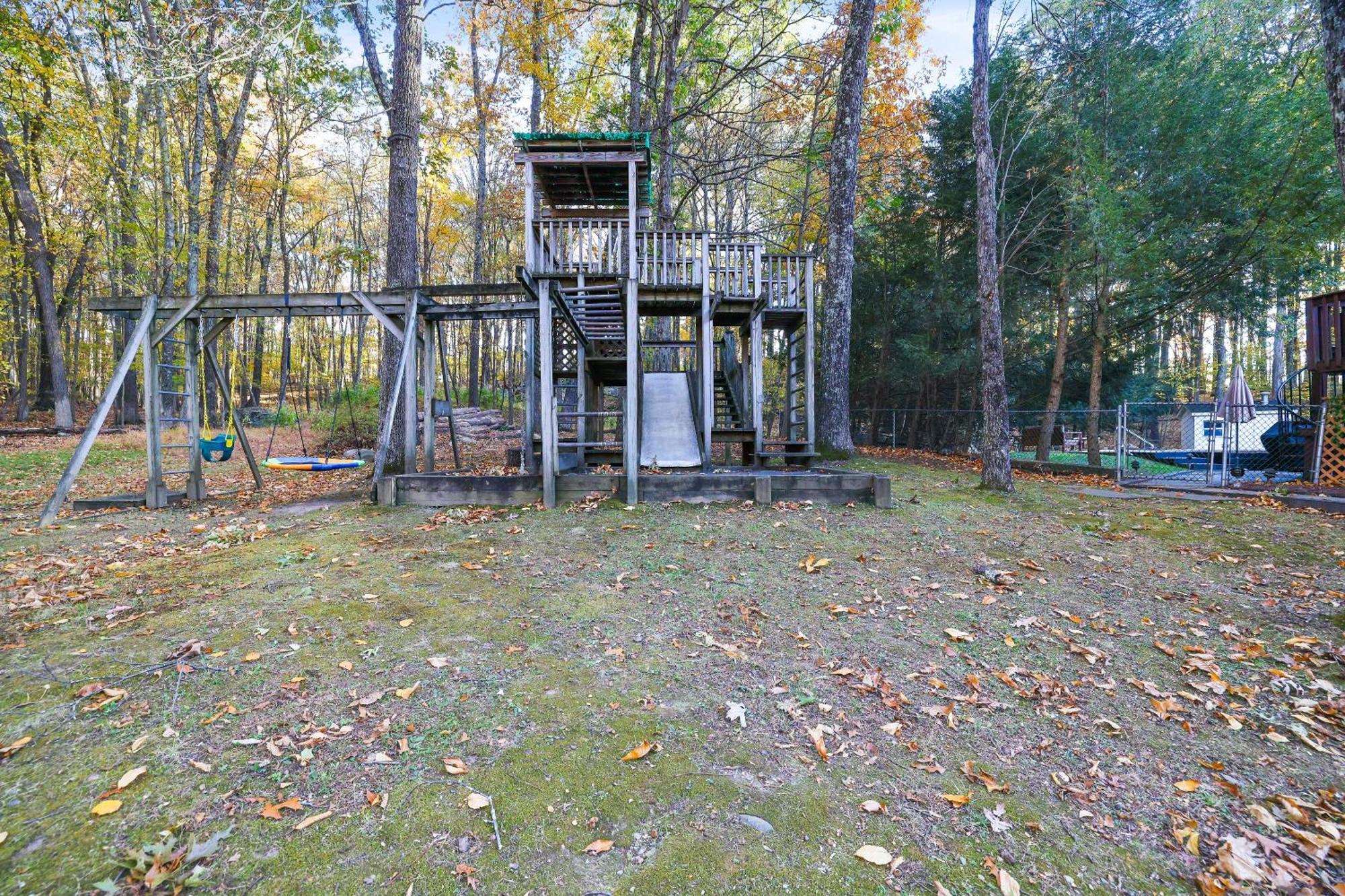 - Shawnee - Hot Tub - Fire Pit