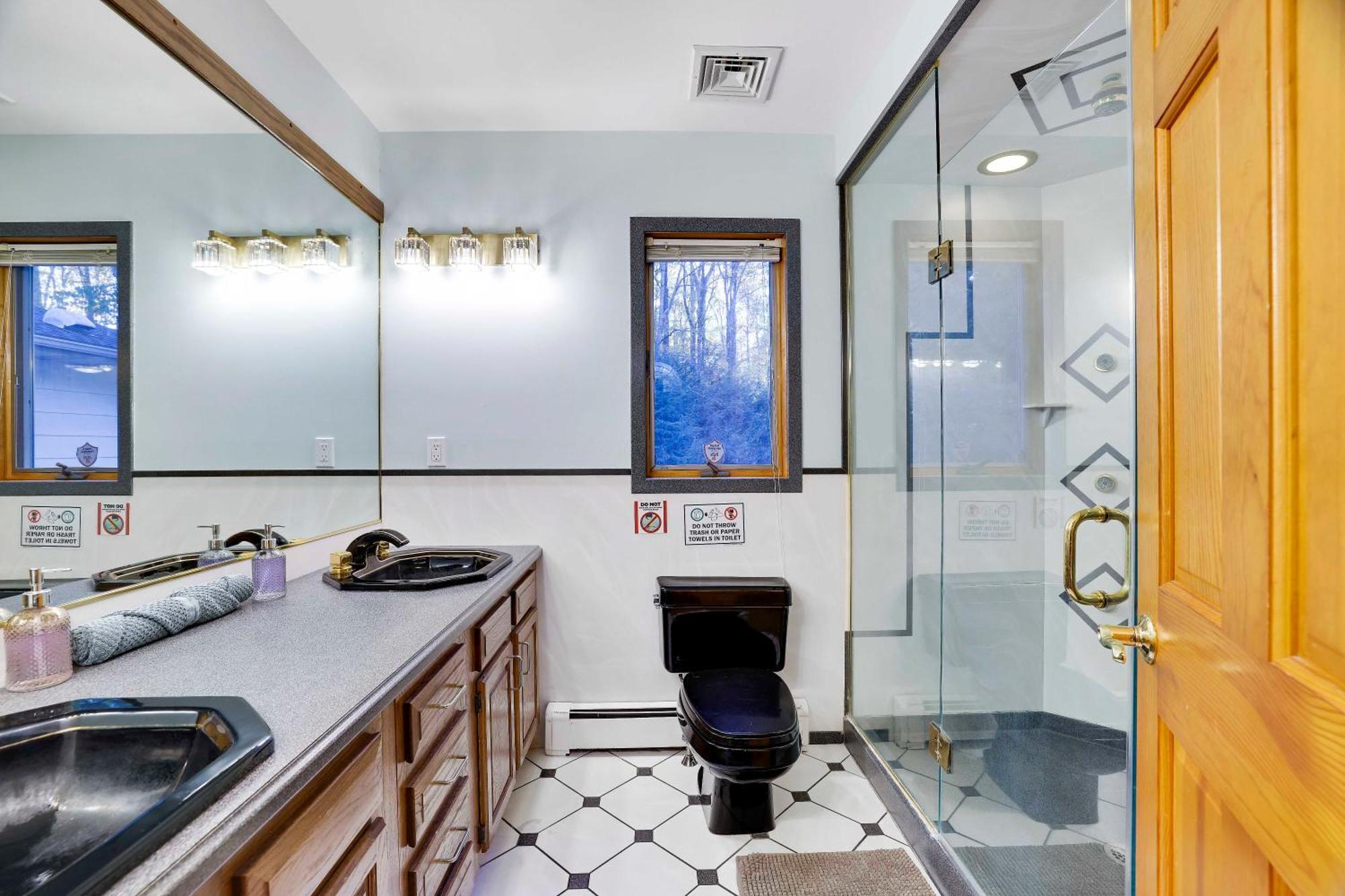 - Shawnee - Hot Tub - Fire Pit * East Stroudsburg