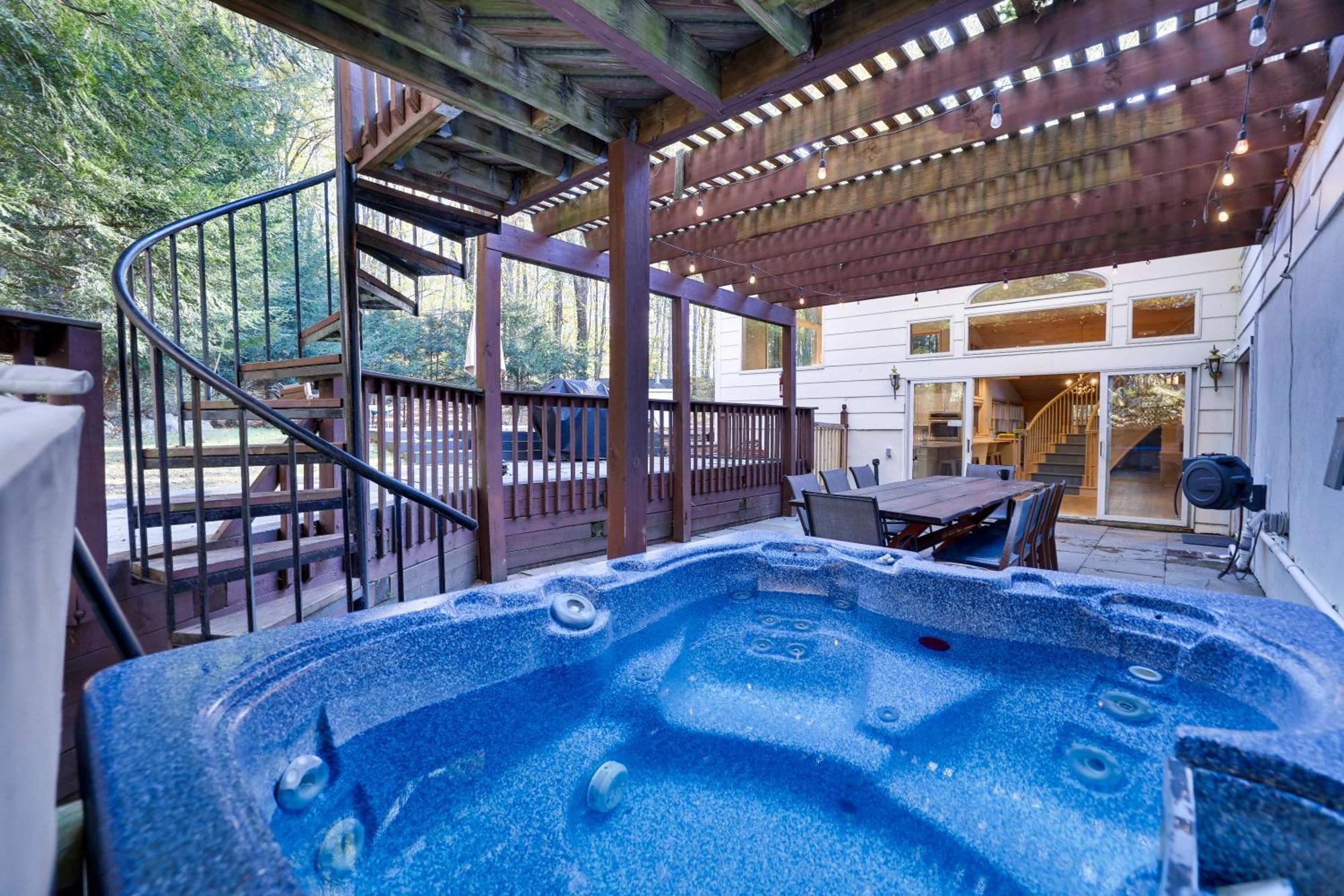 - Shawnee - Hot Tub - Fire Pit Holiday home East Stroudsburg