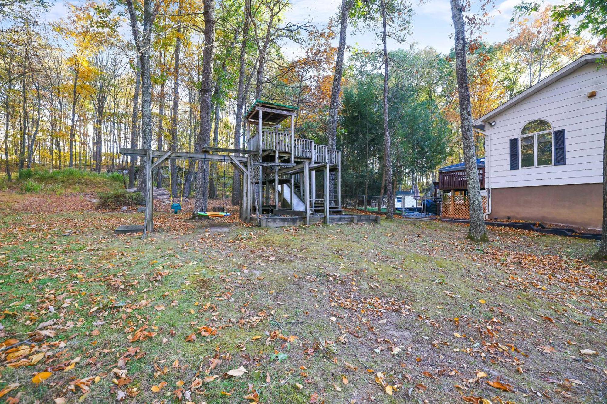 - Shawnee - Hot Tub - Fire Pit
